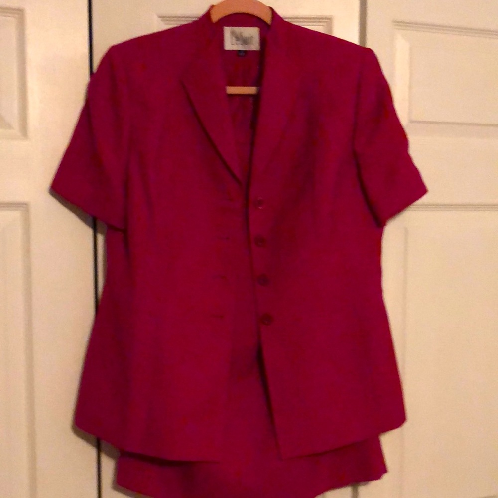 Dark pink, short sleeve suit